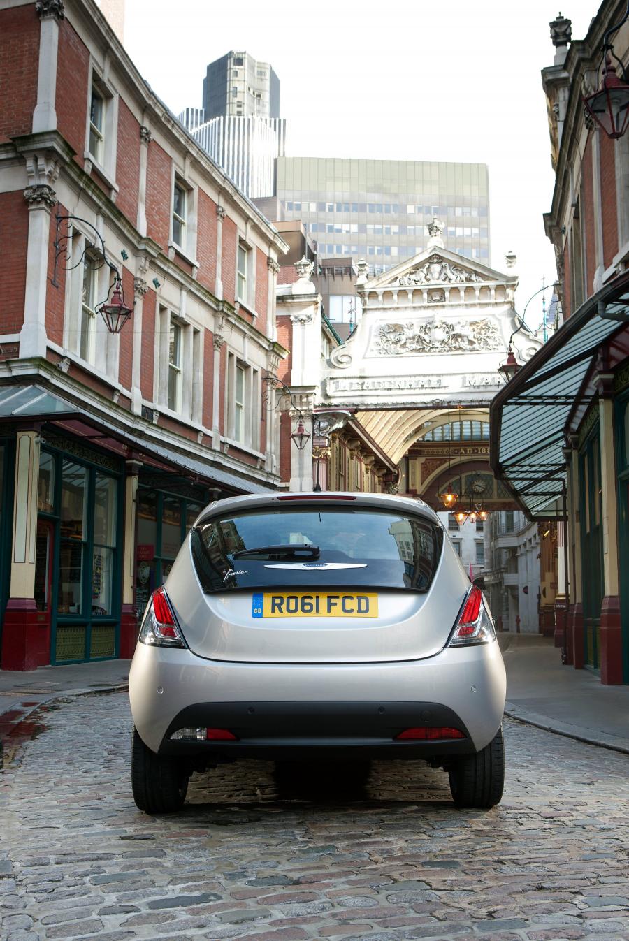  Chrysler Ypsilon 2011 года  (фото 14 из 50)